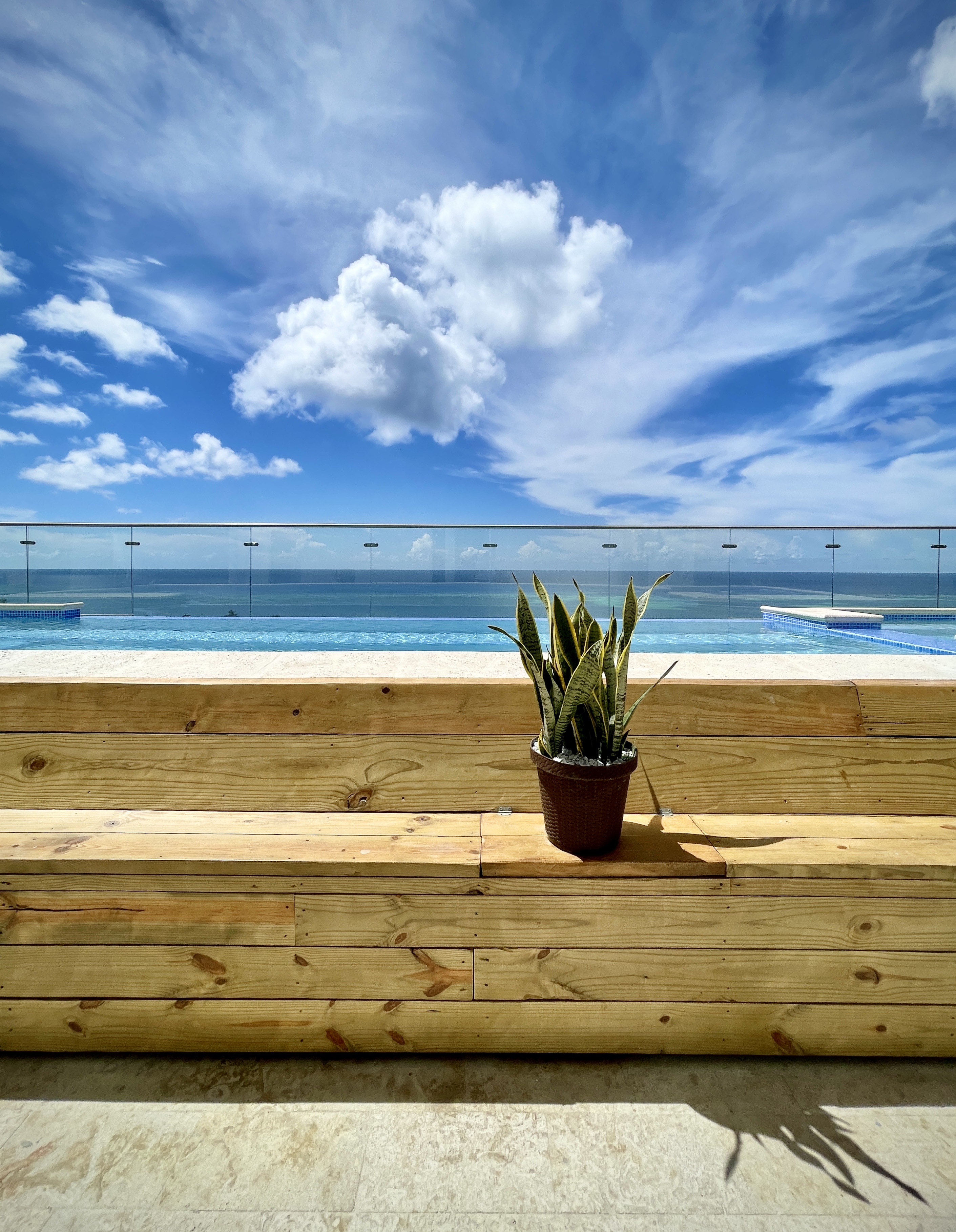 Duna Residence Roatan: Modern Accommodation in the Caribbean